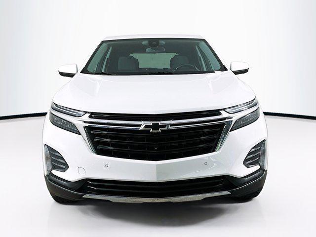 Photo of 2022 Summit White Chevrolet Equinox