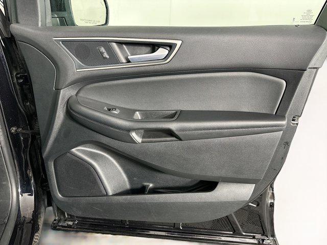 Photo of 2024 Agate Black Metallic Ford Edge
