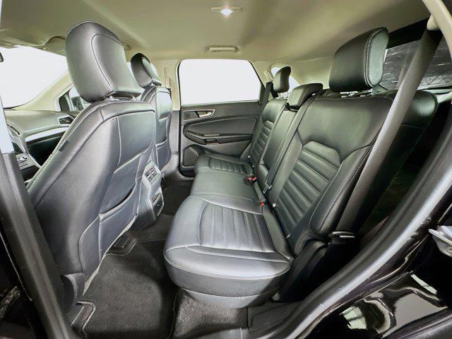 Photo of 2024 Agate Black Metallic Ford Edge