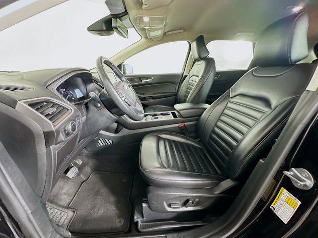 Photo of 2024 Agate Black Metallic Ford Edge