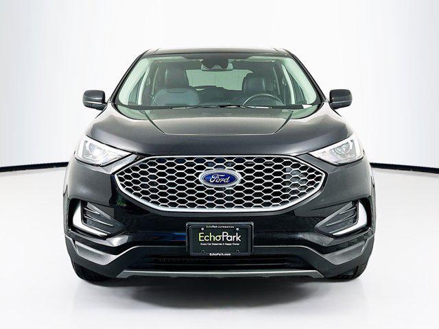 Photo of 2024 Agate Black Metallic Ford Edge