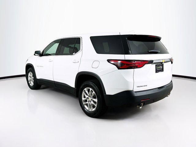 Photo of 2023 Summit White Chevrolet Traverse