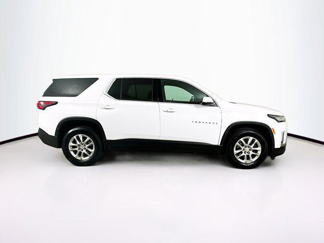 Photo of 2023 Summit White Chevrolet Traverse
