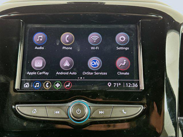 Photo of 2023 Summit White Chevrolet Traverse