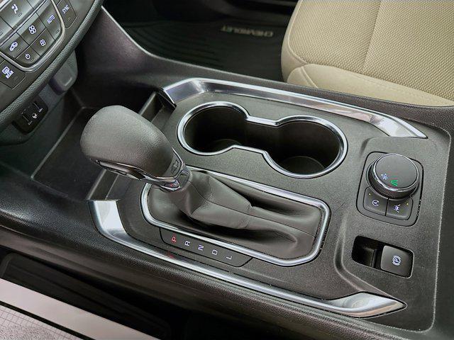 Photo of 2023 Summit White Chevrolet Traverse
