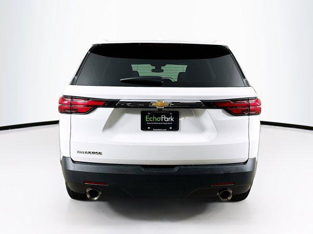 Photo of 2023 Summit White Chevrolet Traverse