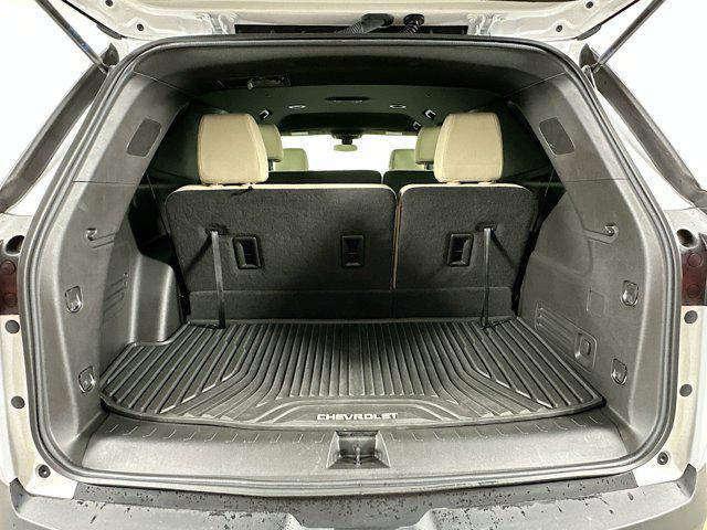 Photo of 2023 Summit White Chevrolet Traverse