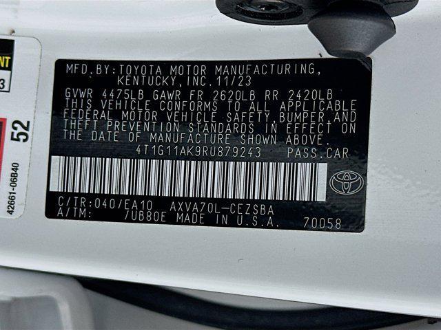 Photo of 2024 Ice Cap Toyota Camry