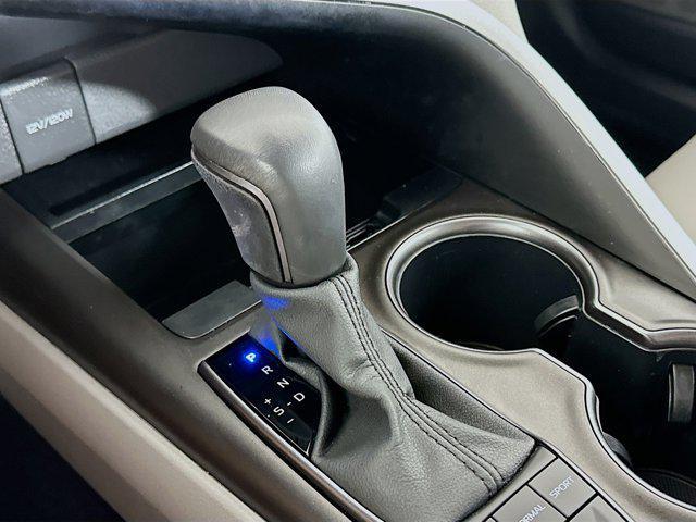 Photo of 2024 Ice Cap Toyota Camry