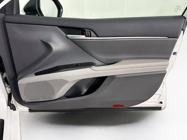 Photo of 2024 Ice Cap Toyota Camry