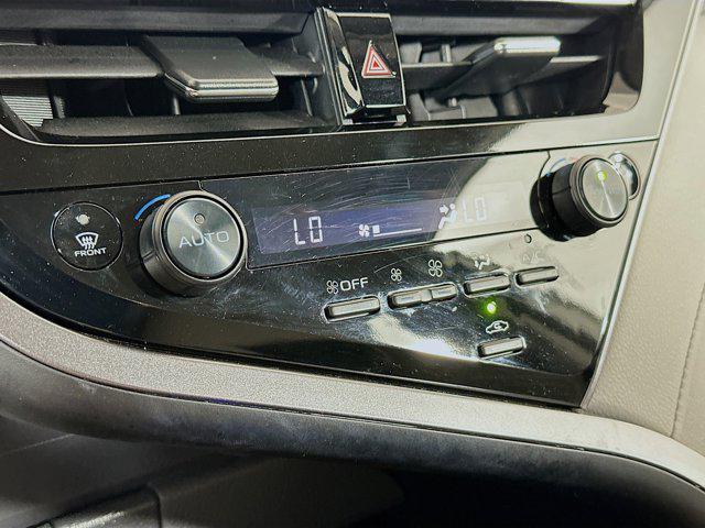 Photo of 2024 Ice Cap Toyota Camry