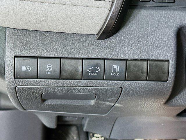 Photo of 2024 Ice Cap Toyota Camry