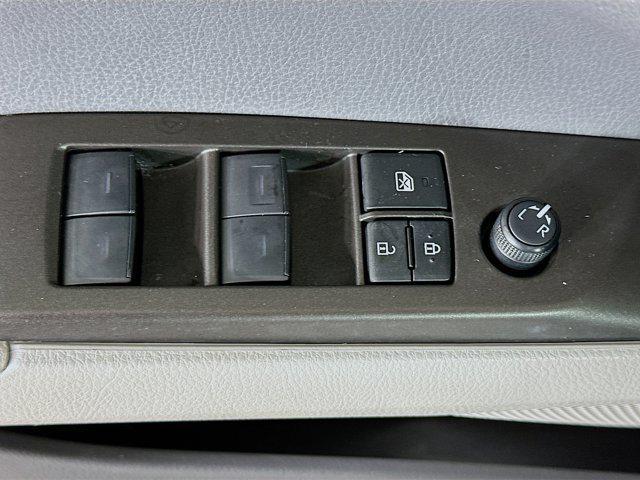 Photo of 2024 Ice Cap Toyota Camry