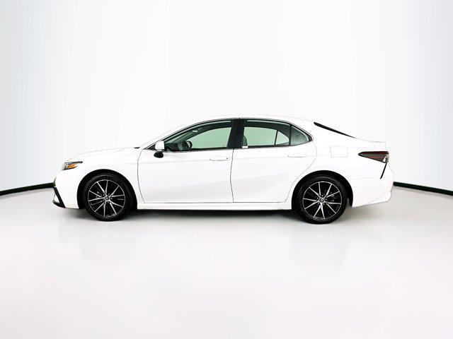 Photo of 2024 Ice Cap Toyota Camry