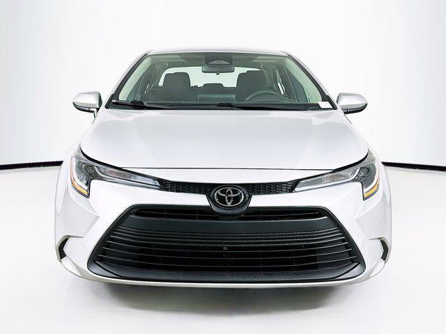 Photo of 2023 Classic Silver Metallic Toyota Corolla