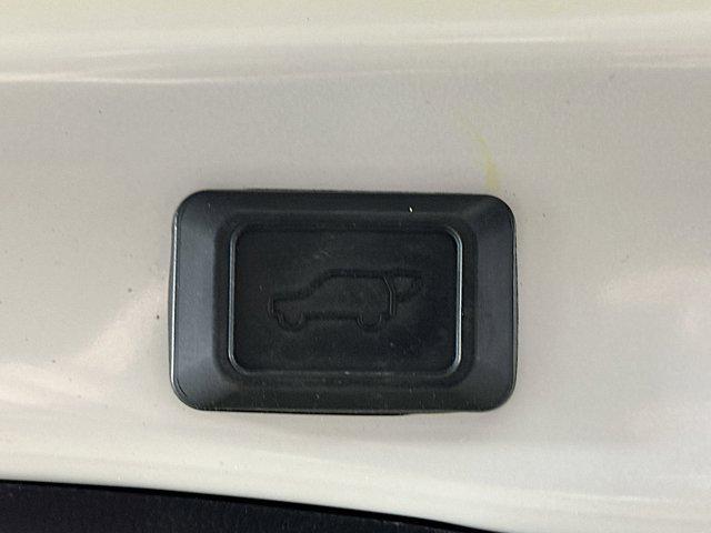 Photo of 2020 Blizzard Pearl Toyota RAV4 Hybrid