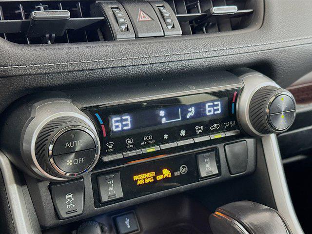 Photo of 2020 Blizzard Pearl Toyota RAV4 Hybrid