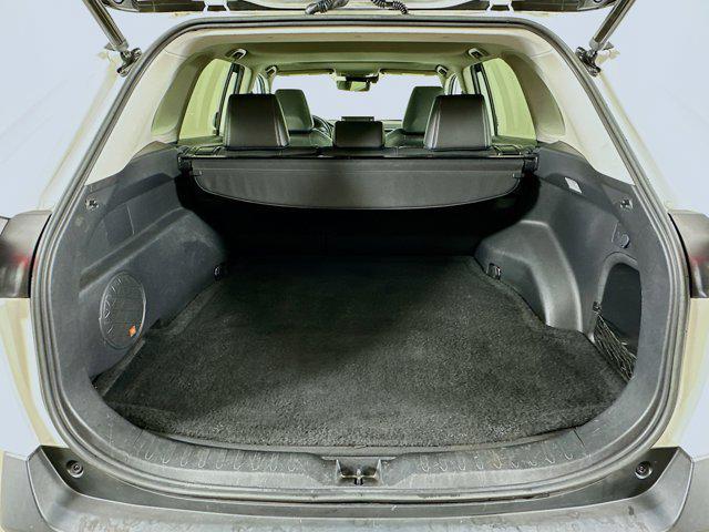 Photo of 2020 Blizzard Pearl Toyota RAV4 Hybrid