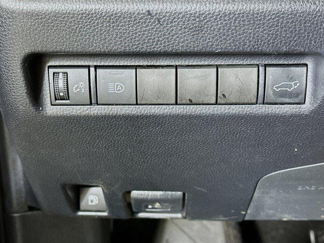 Photo of 2020 Blizzard Pearl Toyota RAV4 Hybrid