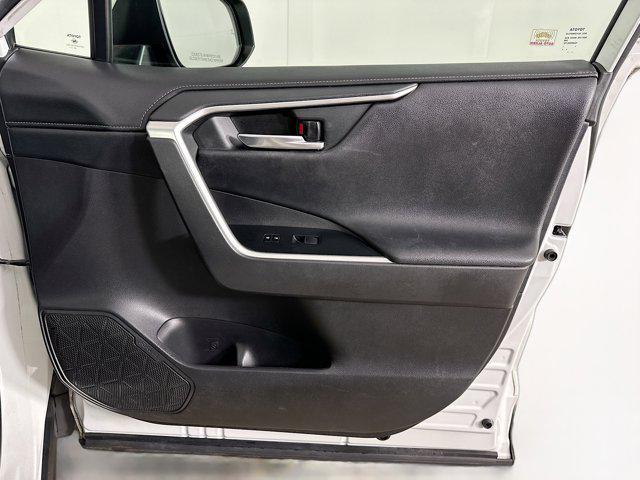Photo of 2020 Blizzard Pearl Toyota RAV4 Hybrid