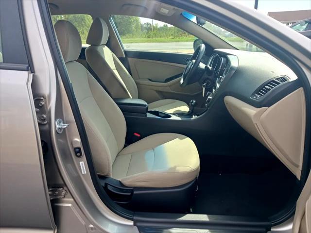 Photo of 2015 SILVER Kia Optima