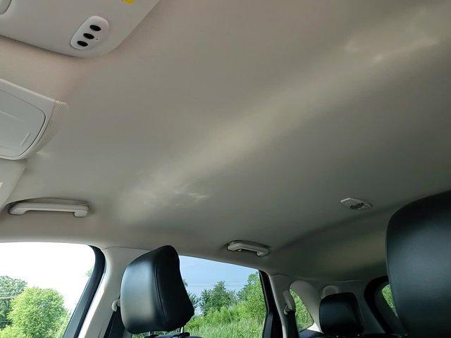 Photo of 2022 ATLAS BLUE Ford Edge