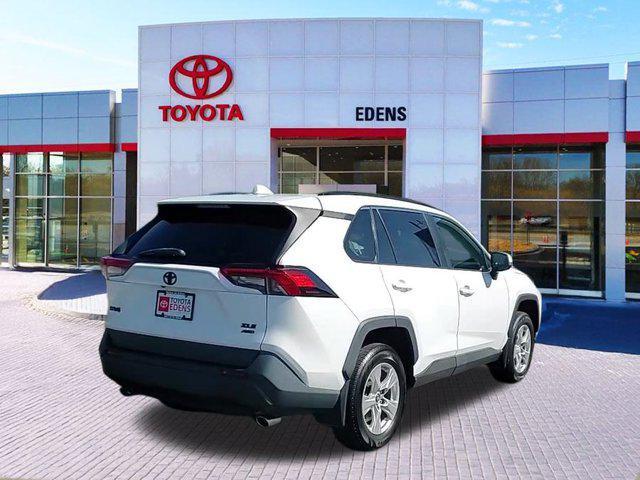 Photo of 2020 Super White Toyota RAV4