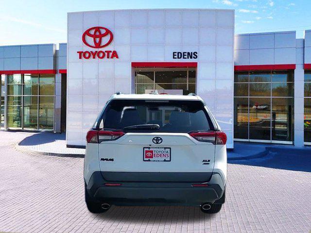 Photo of 2020 Super White Toyota RAV4