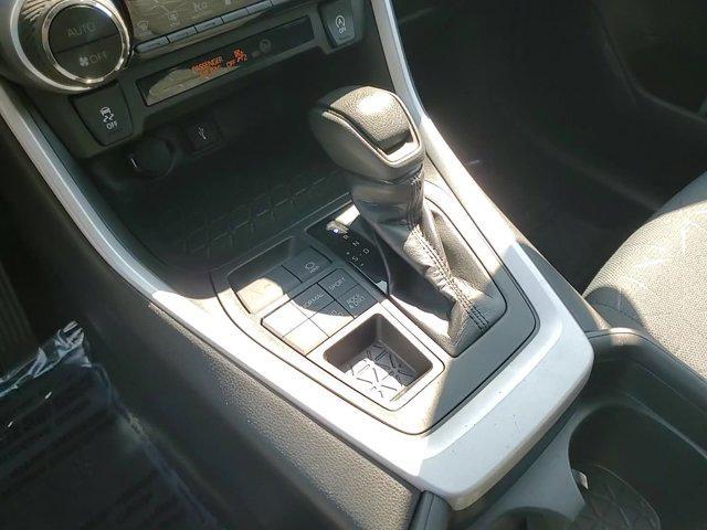 Photo of 2020 Super White Toyota RAV4