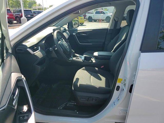 Photo of 2020 Super White Toyota RAV4