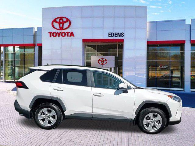 Photo of 2020 Super White Toyota RAV4