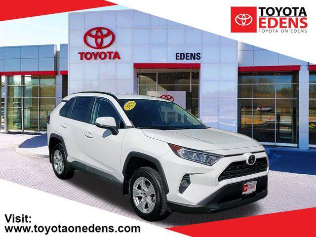 Photo of 2020 Super White Toyota RAV4