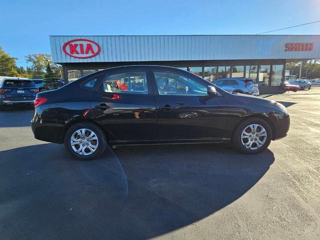 Photo of 2009 Obsidian Black Hyundai ELANTRA