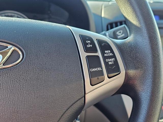 Photo of 2009 Obsidian Black Hyundai ELANTRA