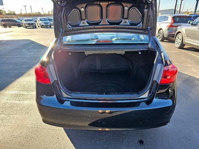 Photo of 2009 Obsidian Black Hyundai ELANTRA