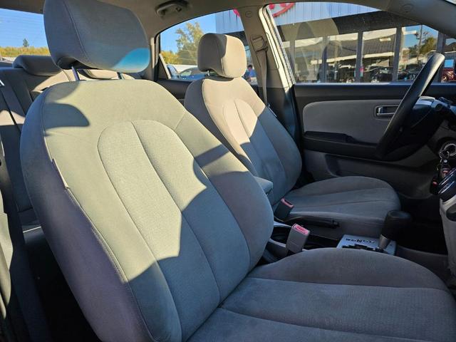 Photo of 2009 Obsidian Black Hyundai ELANTRA