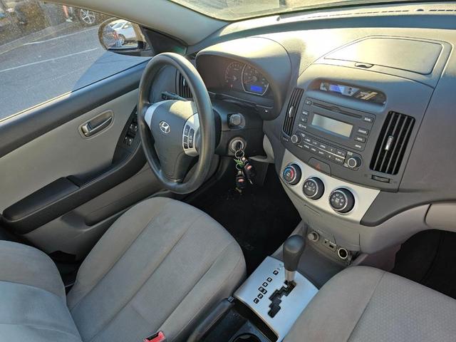 Photo of 2009 Obsidian Black Hyundai ELANTRA