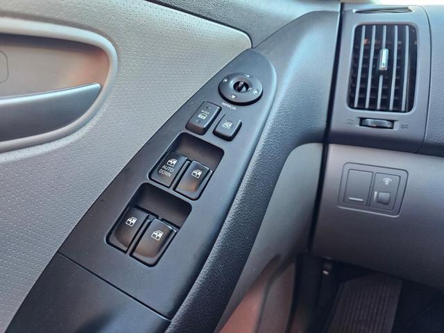 Photo of 2009 Obsidian Black Hyundai ELANTRA