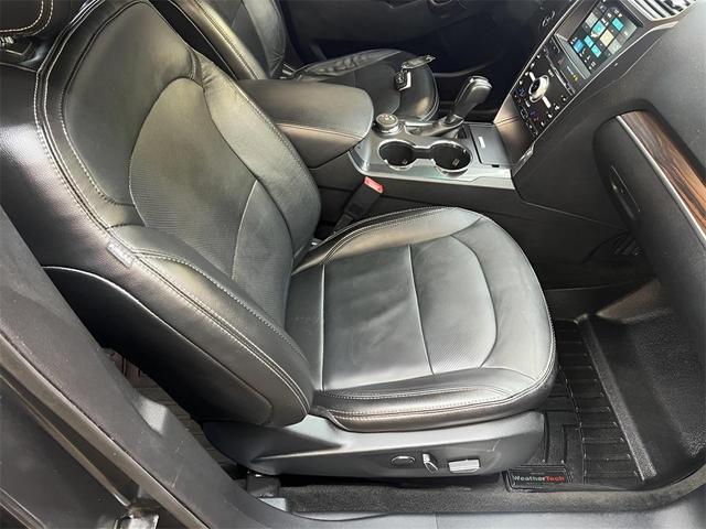 Photo of 2018 Magnetic Metallic Ford Explorer
