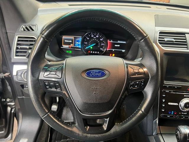 Photo of 2018 Magnetic Metallic Ford Explorer