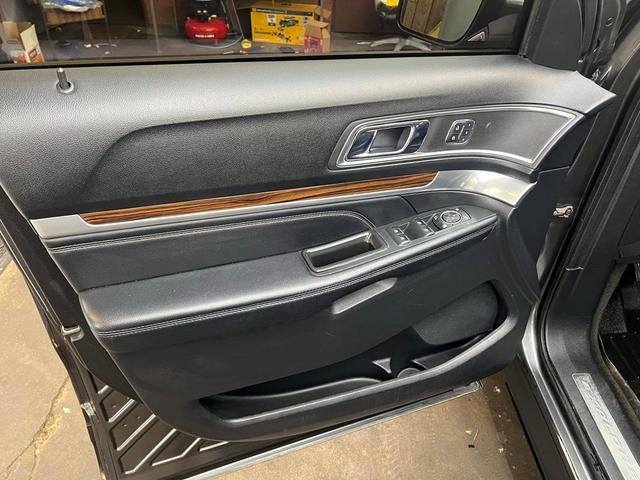 Photo of 2018 Magnetic Metallic Ford Explorer