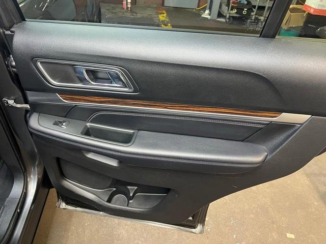 Photo of 2018 Magnetic Metallic Ford Explorer