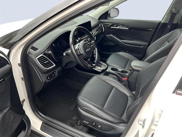 Photo of 2022 Snow White Pearl Kia Seltos