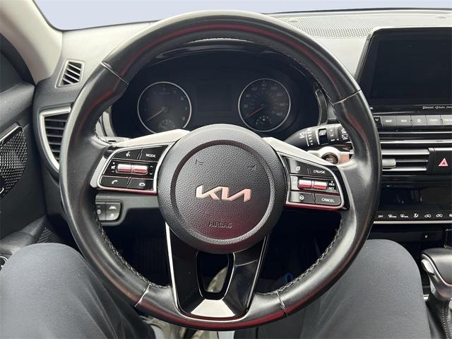 Photo of 2022 Snow White Pearl Kia Seltos