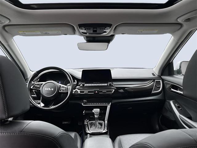 Photo of 2022 Snow White Pearl Kia Seltos