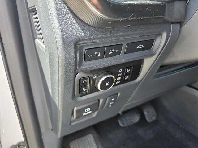 Photo of 2024 White Metallic Ford F-150