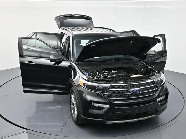 Photo of 2022 Agate Black Metallic Ford Explorer