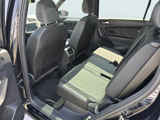 Photo of 2023 Deep Black Pearl Effect Volkswagen Tiguan