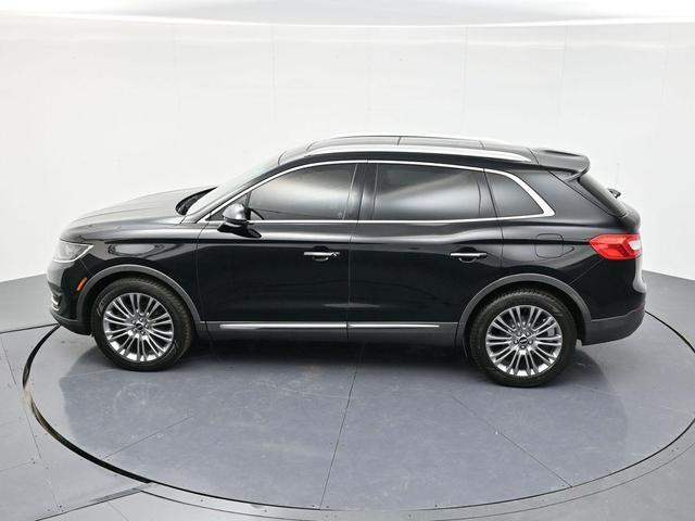 Photo of 2017 Platinum Dune Lincoln MKX