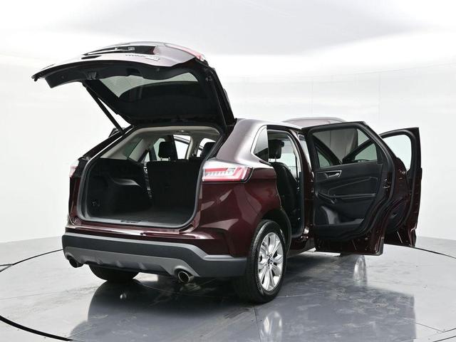 Photo of 2020 Burgundy Ford Edge